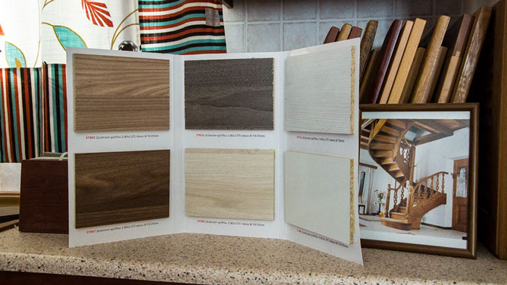 επίπλων κουζίνας και μπάνιου, ντουλαπών, πορτών και παραθύρων, εσωτερικές σκάλες, έπιπλα κουζίνας, ντουλάπες υπνοδωματίου 